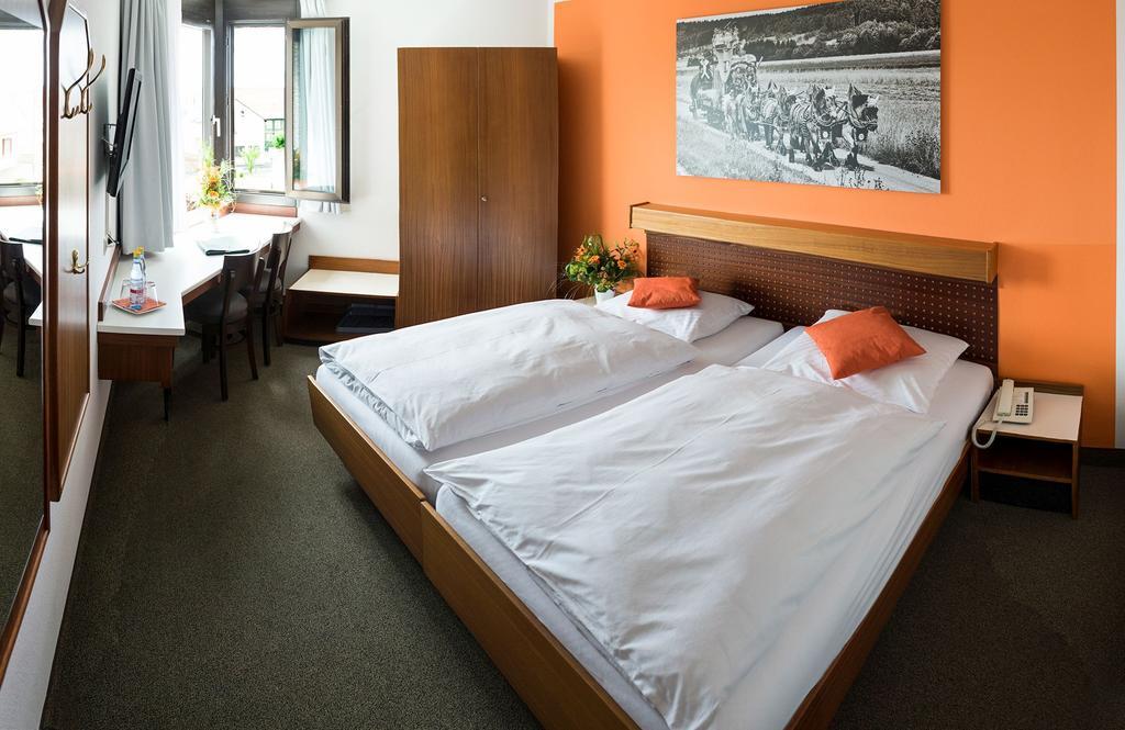 Fischer'S Hotel Brauhaus 24H Self Check In Moessingen Room photo